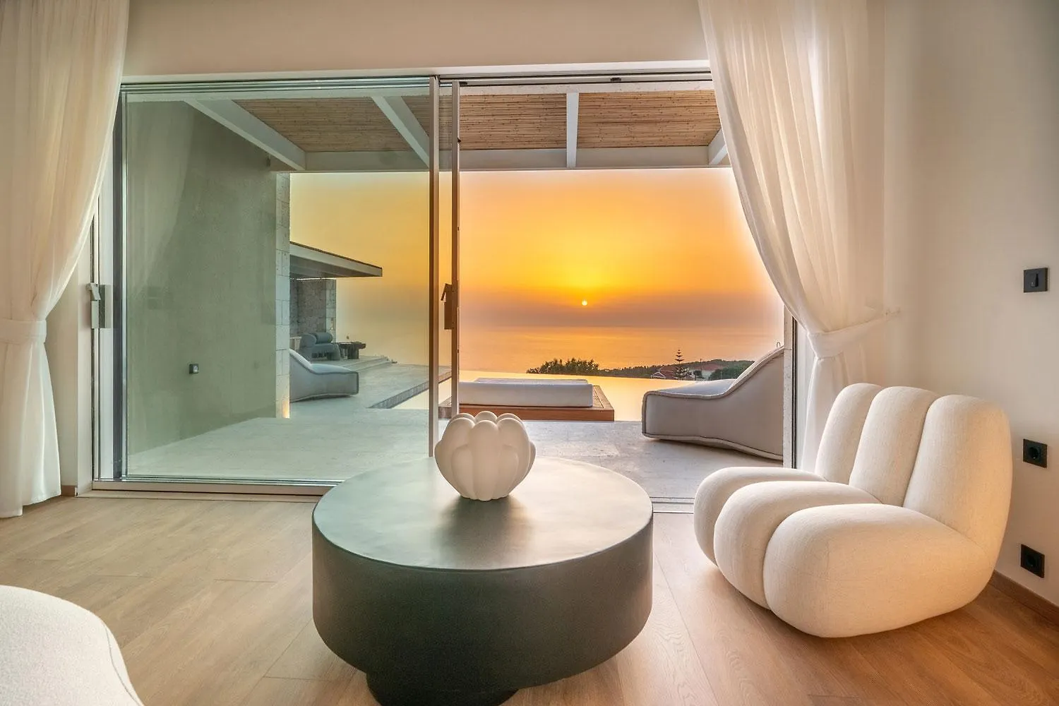Contacts de Casta Diva Luxury Accommodation